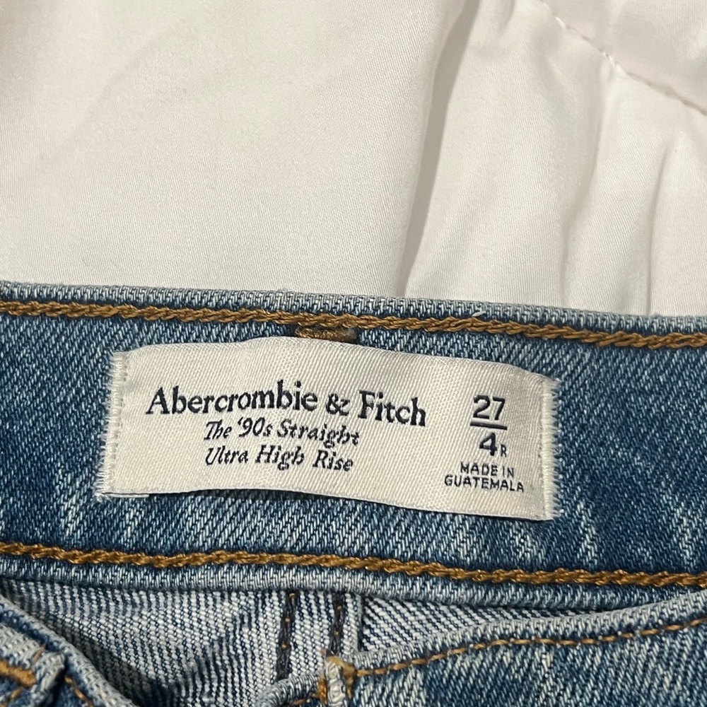 Abercrombie 90’s Straight Ultra High Rise Women's Jeans - Picture 3 of 4